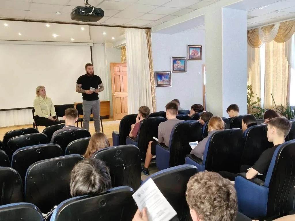 ​Представители Магаданского политехнического техникума провели профориентационную встречу в поселке Ола