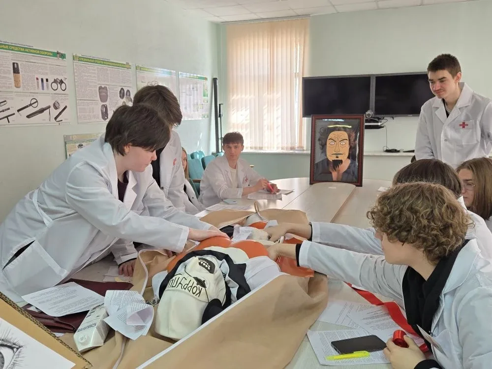 Студенты Магаданского политехнического техникума посетили квест по антикоррупции