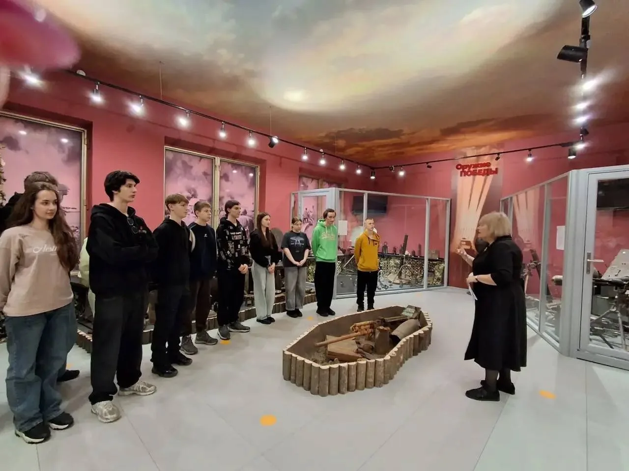 Студенты посетили Галерею Славы ко Дню Неизвестного солдата