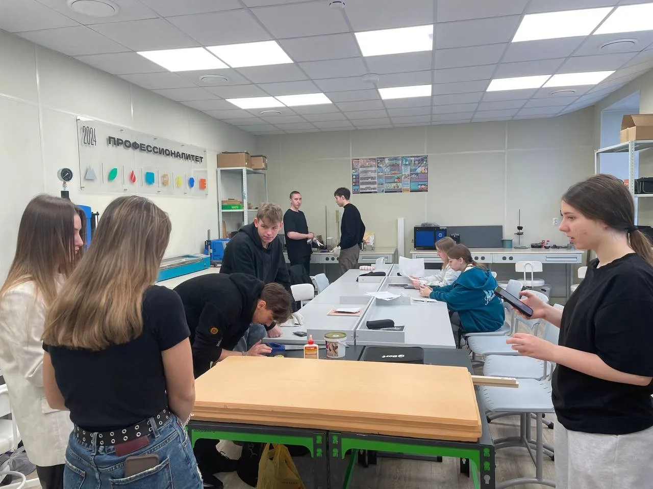 ​ Воркшоп по созданию стеновой конструкции прошел в строительной лаборатории