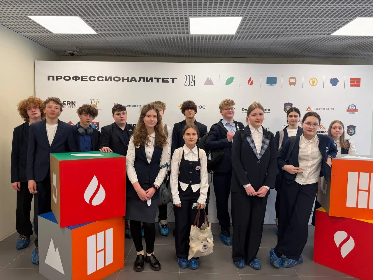 Школа № 14 познакомилась с учебной базой Магаданского политехнического техникума